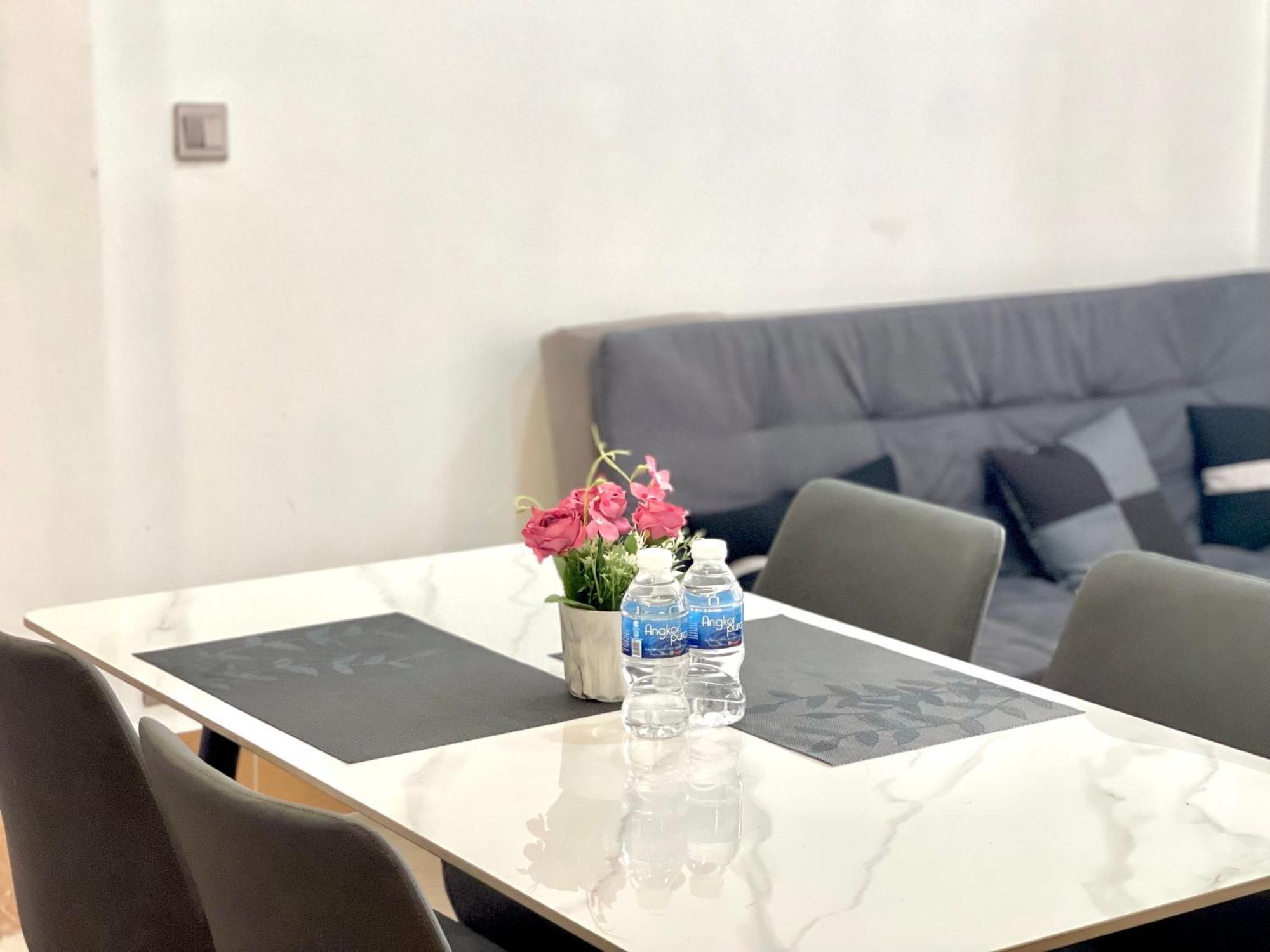 Rs Central Apartments - 200M To Royal Palace بنوم بنه المظهر الخارجي الصورة