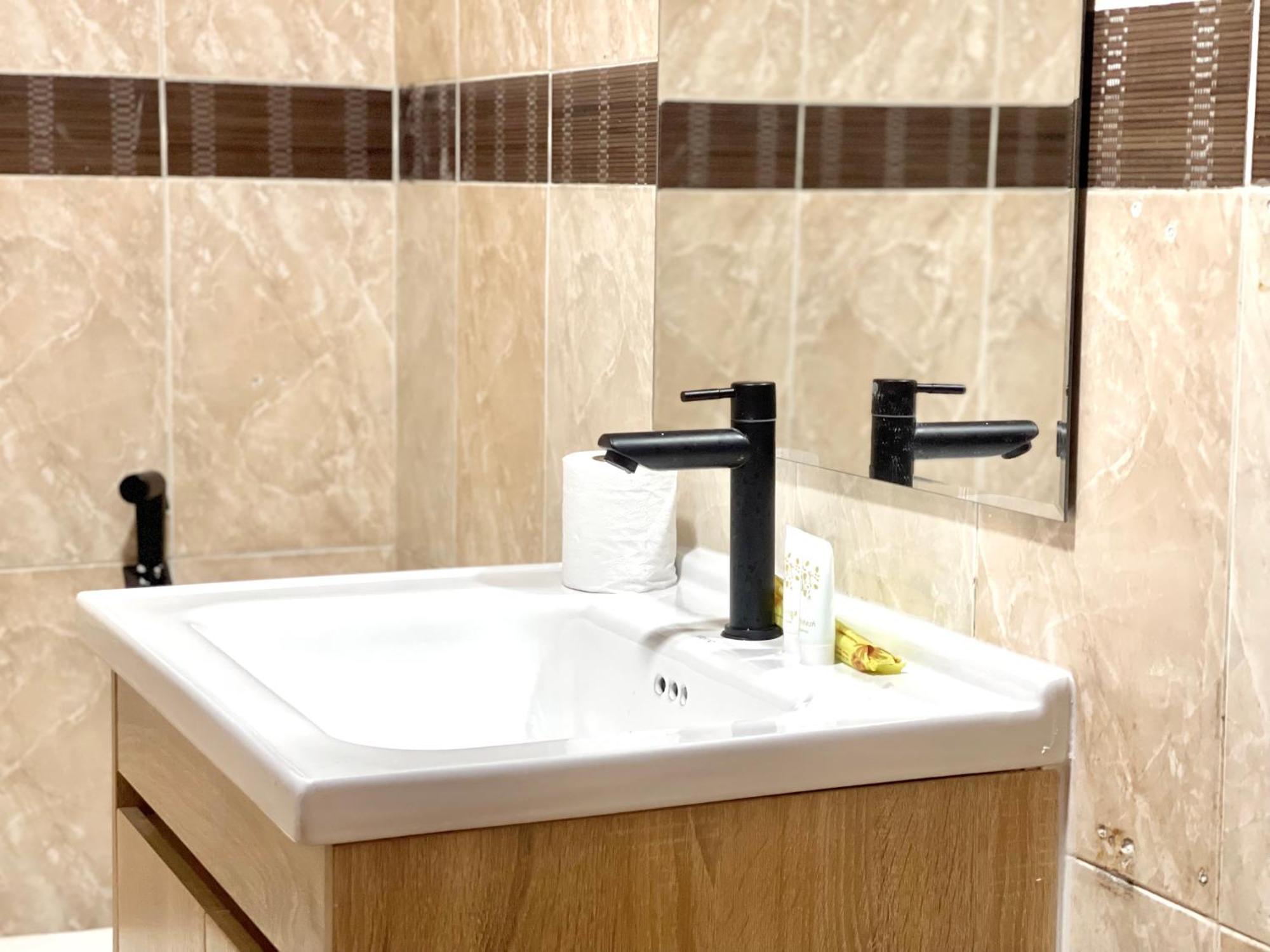 Rs Central Apartments - 200M To Royal Palace بنوم بنه المظهر الخارجي الصورة